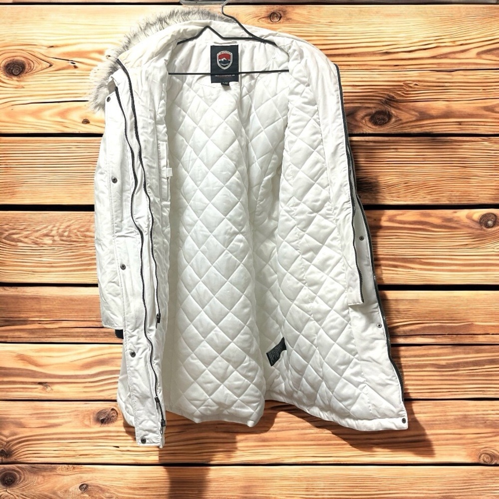 1 Madison White Ski Jacket with Fur-Trimmed Hood - Picture 3 of 9